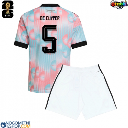 Otroški Nogometni dresi Belgija Maxim De Cuyper #5 Gostujoči SP 2026 Kratek Rokav (+ Kratke hlače)